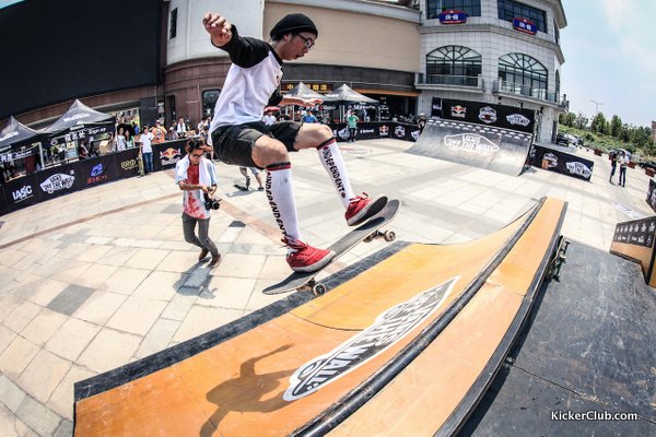 VansDragonsk8ƒœæ©13081120130810-050-2