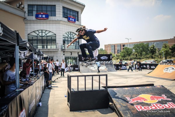 VansDragonsk8ƒœæ©13081120130810-051