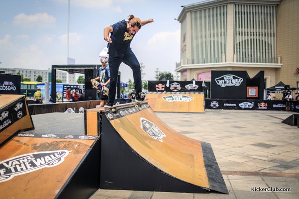VansDragonsk8ƒœæ©13081120130810-158