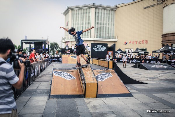 VansDragonsk8ƒœæ©13081120130810-275