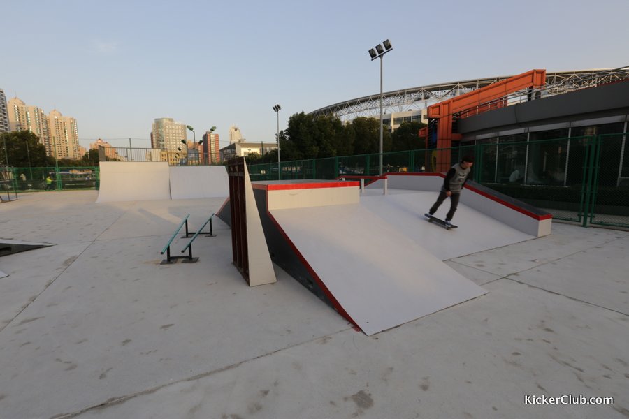 上海the place 滑板场焕然新生